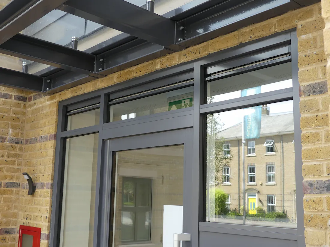 Nawiewnik naszybowy przeciwdeszczowy airvent DG80 / DGL80 / DG80 EX / DGL80 EX